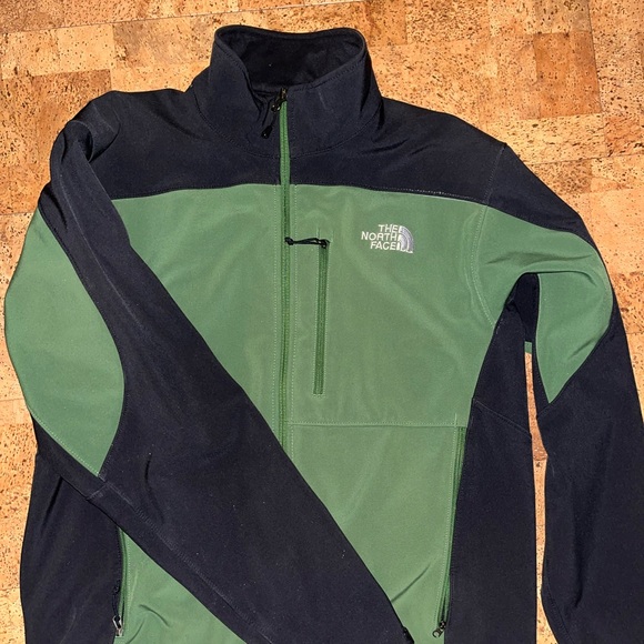 North Face Jacket. Used. Size Medium - Picture 2 of 5